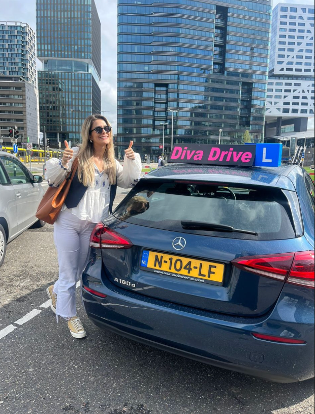 Leerling geslaagd bij Diva Drive, rijschool speciaal voor vrouwen in Utrecht